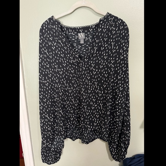 Worthington Black and White Blouse - Picture 1 of 3